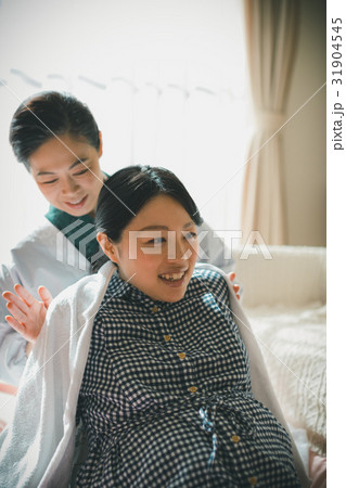 woman during pregnancy or shortly after childbirth woman during pregnancy or shortly after childbirth 31904545