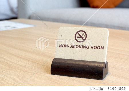no smoking sign 31904896