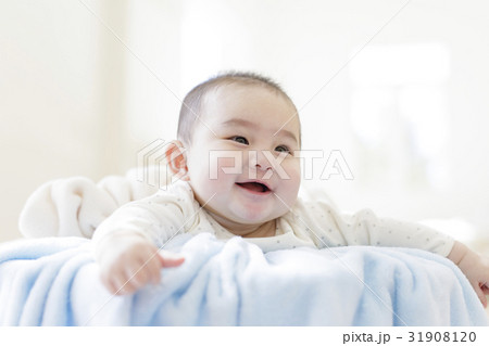 笑顔の赤ちゃん 笑顔の赤ちゃん 31908120