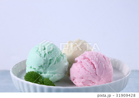 涼しさ 涼しい アイスクリーム 31909428