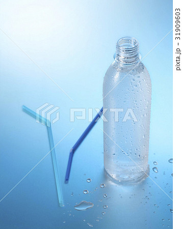 水 バケツ ストロー 31909603