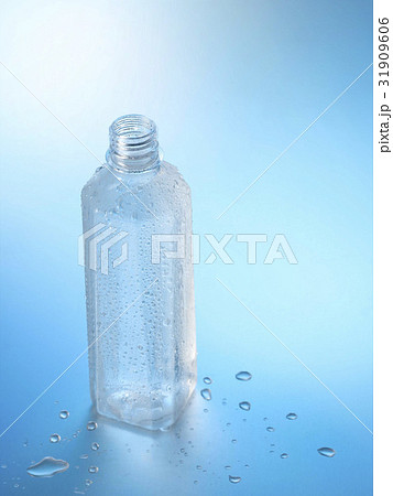 水 水滴 バケツ 31909606