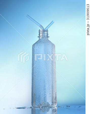 水 水滴 バケツ 31909613
