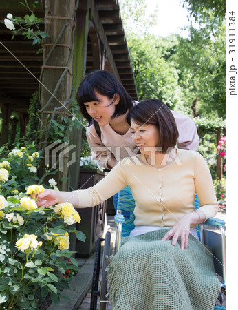 撮影協力：日本経済大学 31911384