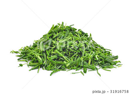 pile of slice green senegalia pennata leaf 31916758