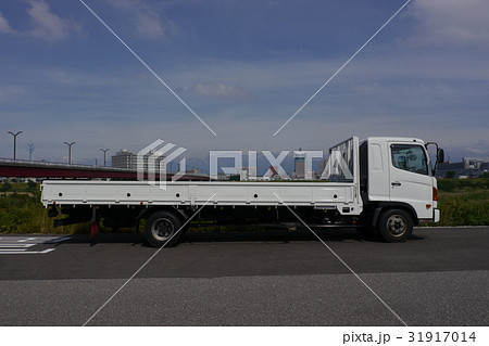 2tトラック(平ボディーロング)右側面 31917014