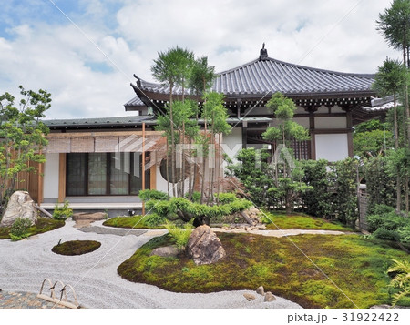Shoin Hall and Japanese garden at Hase-dera Temple 31922422