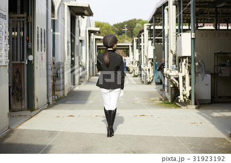 乗馬クラブ　女性 31923192