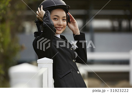乗馬クラブ　女性 31923222
