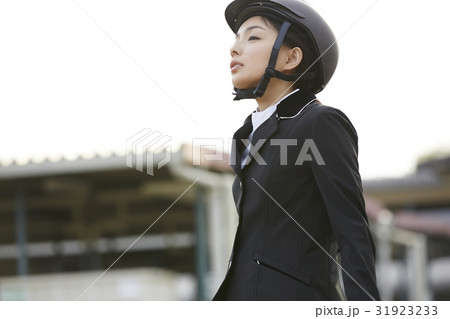 乗馬クラブ　女性 31923233