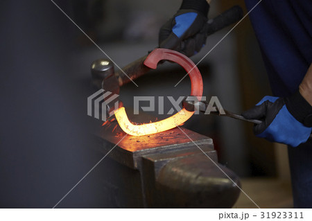 蹄鉄作り 蹄鉄作り 31923311