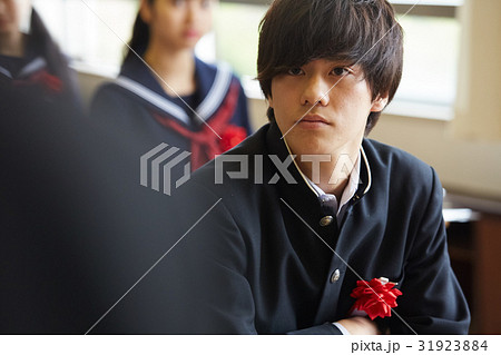 卒業　教室　ホームルーム　男子 31923884