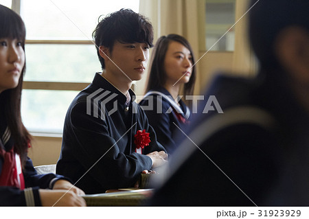 卒業　教室　ホームルーム　男子 31923929