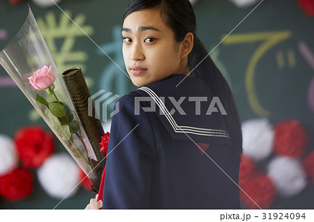 卒業　教室　女子　ポートレート 31924094