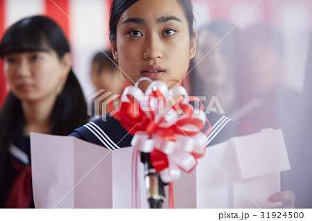 卒業式　入学式　イメージ　スピーチ 31924500