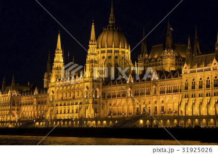 Parliament of Hungary in the night capital of the  31925026