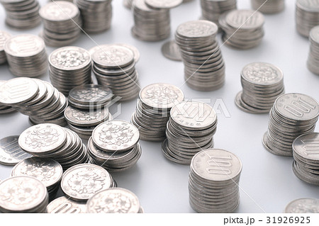 100円玉の集合写真 31926925