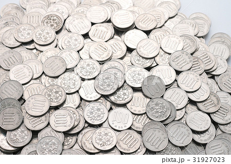 100円玉の集合写真 100円玉の集合写真 31927023