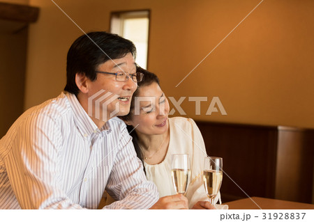 シニア夫婦 31928837