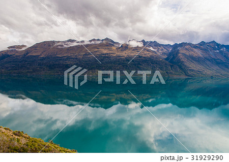 Mountain & reflection lake at Glenorchy , NZ 31929290