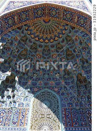 Entrance of Mosque in St Petersburg, Russia.  31932229