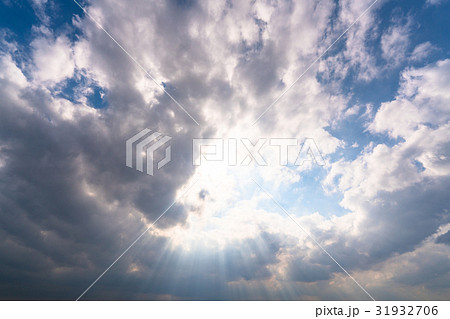 雨上がりの空の写真素材