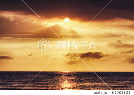 夕日 日没 夕焼け 31933321