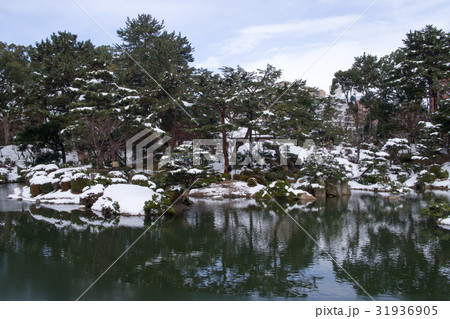 雪化粧の広島縮景園 雪化粧の広島縮景園 31936905