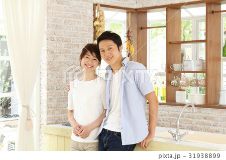 新婚　夫婦　カップル 31938899