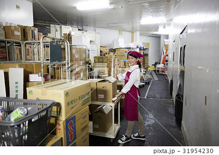 スーパー　バックヤード 31954230