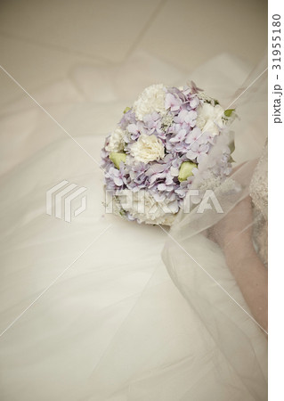 ブーケを持つ花嫁 ブーケを持つ花嫁 31955180