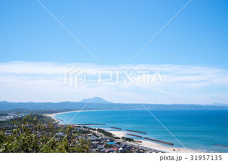 出雲市大社町、奉納山からみた三瓶山 31957135