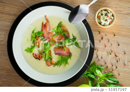 cream soup cream soup 31957197