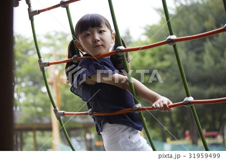 遊び場 少女 屋外 31959499