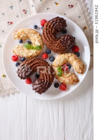 Almond and chocolate cookies Almond and chocolate cookies 31962842