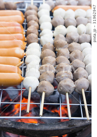 Grilled Meatballs , Grilled ball on charcoal fire Grilled Meatballs , Grilled ball on charcoal fire 31962947
