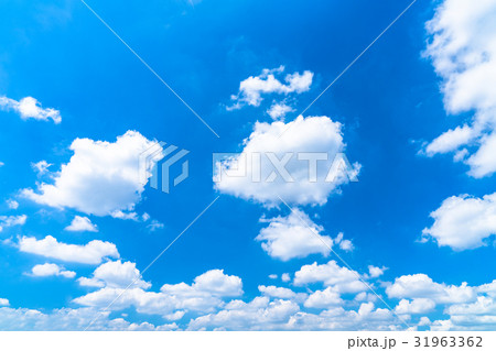 初夏の空模様 初夏の空模様 31963362