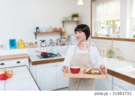 若い主婦 ライフスタイル 31963732
