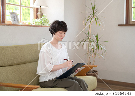 若い女性 ライフスタイル 若い女性 ライフスタイル 31964242