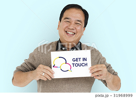 Chat online speech bubble icon 31968999