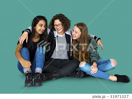Diversity Friends Together Studio Portrait Diversity Friends Together Studio Portrait 31971327