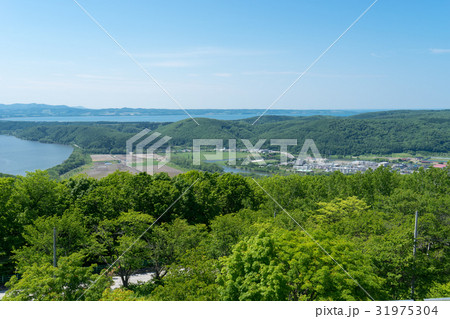 オホーツク流氷館の屋上から見る網走湖と能取湖の風景 31975304