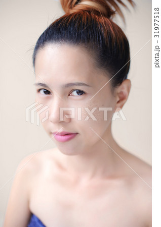 asian women with freckles on her skin asian women with freckles on her skin 31977518