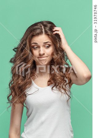 The young woman's portrait with thoughtful 31978746