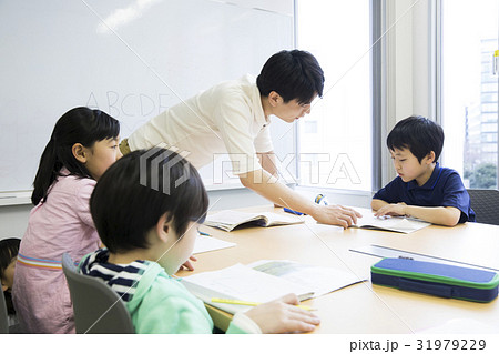 先生と小学生 先生と小学生 31979229