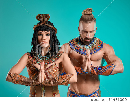 The man, woman in the images of Egyptian Pharaoh 31981000