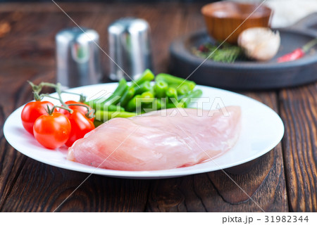 chicken fillet with vegetables chicken fillet with vegetables 31982344