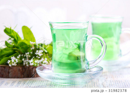 Tea in cups 31982378