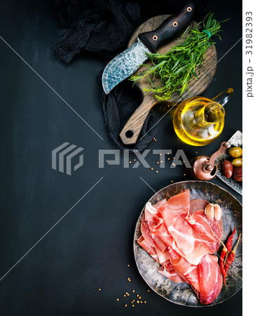 Prosciutto 31982393