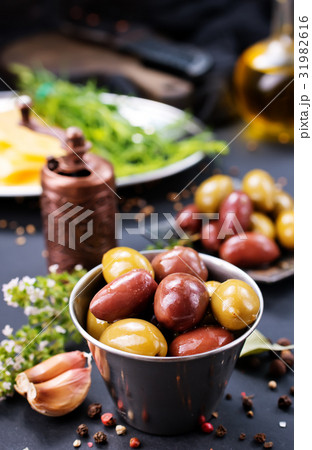 olives 31982616